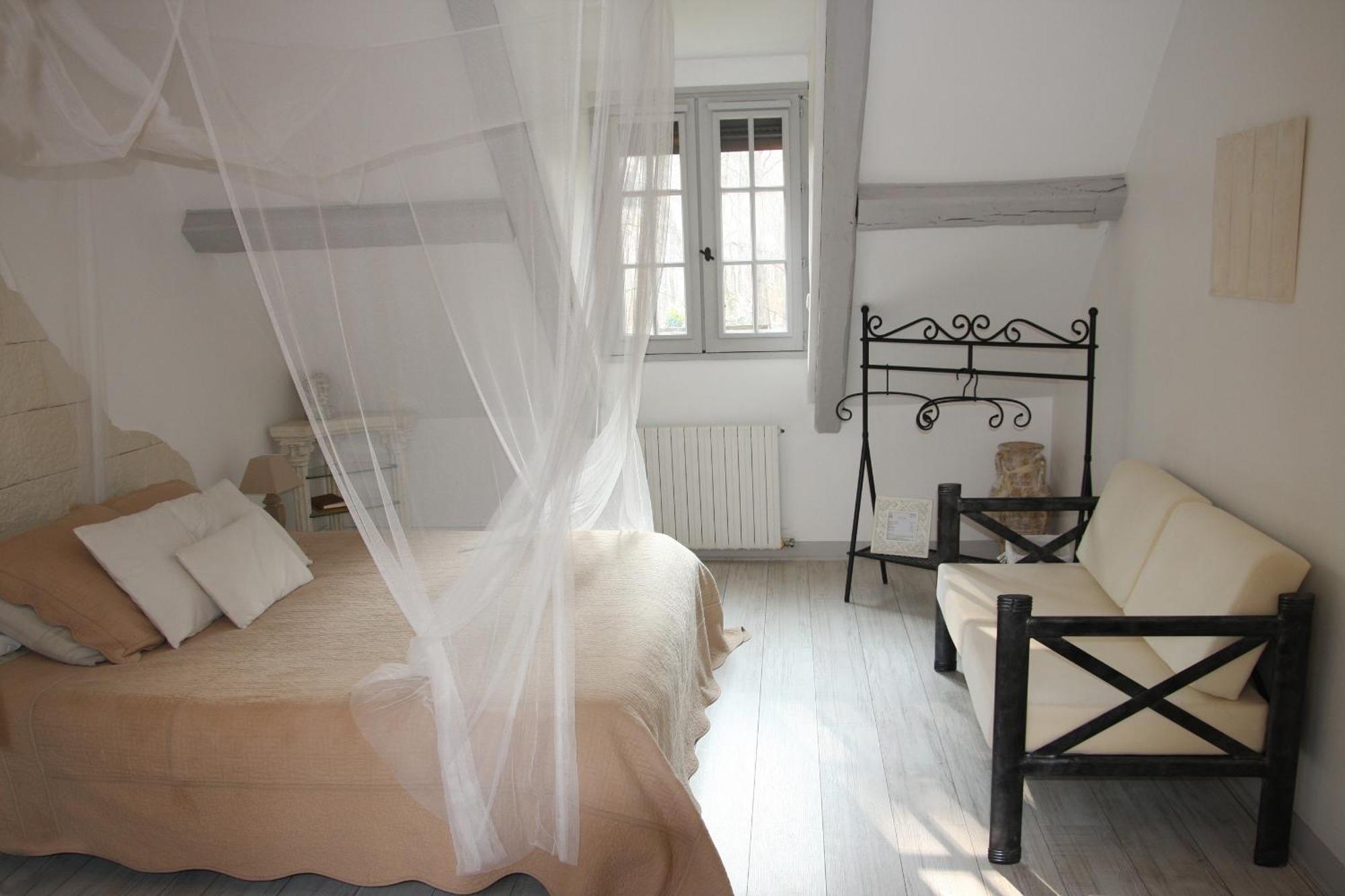 Chambres D'Hotes Et Table D'Hotes L'Intemporelle Saint-Laurent-Nouan Room photo