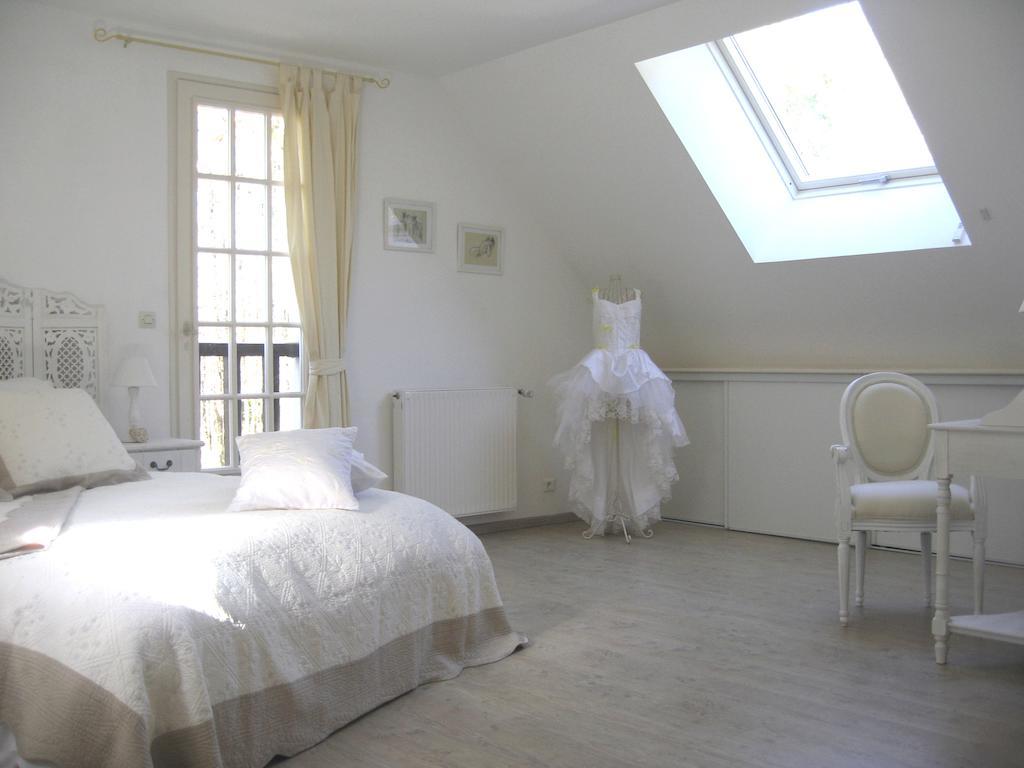 Chambres D'Hotes Et Table D'Hotes L'Intemporelle Saint-Laurent-Nouan Room photo